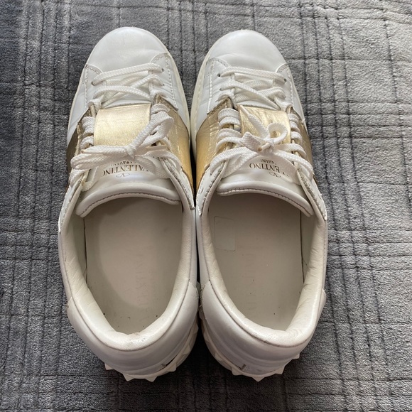 Valentino - Picture 10 of 12